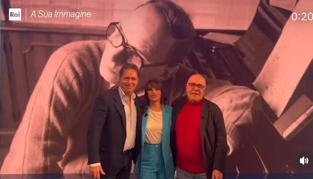 Ciao a tutti! Oggi, puntata da non perdere, alle 16.00, ascolteremo il racconto e il ricordo dei figli di un grande maestro: Ennio Morricone! A tra poco
.
.
@asuaimmaginerai @rai1official @raicultura #instagood #love #photography #instagram #photooftheday #follo #instadaily #likeslikeslikes #instalike #instamood @ennio___morricone #arte #musica #note #incontri