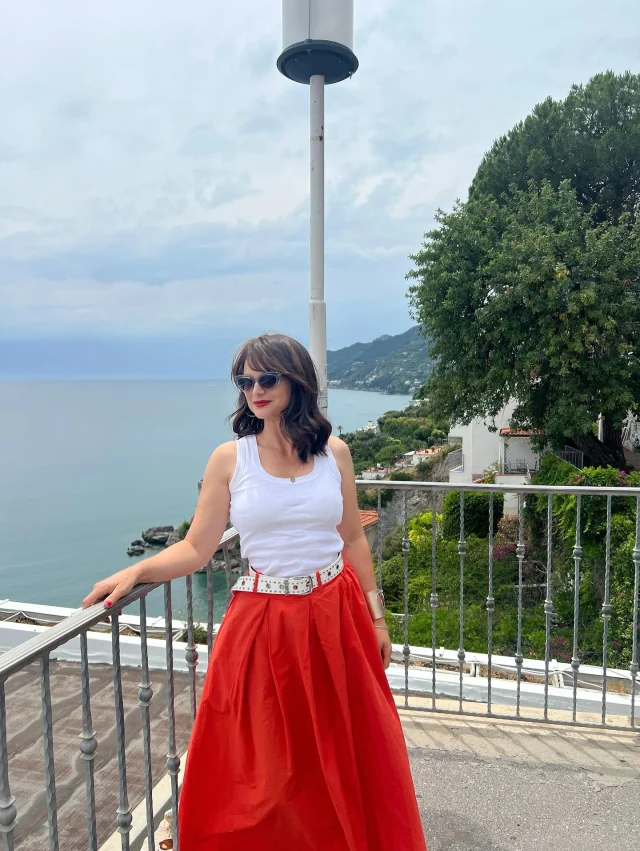 Vietri sul mare…altra tapa del nostro tour estivo…a breve i dietro le quinte🎬
.
.
#istagood #instamood #love #italy #photography #picoftoday #instagram #follo @clubvoltaire_fashion #racconti #incontri #instapictures